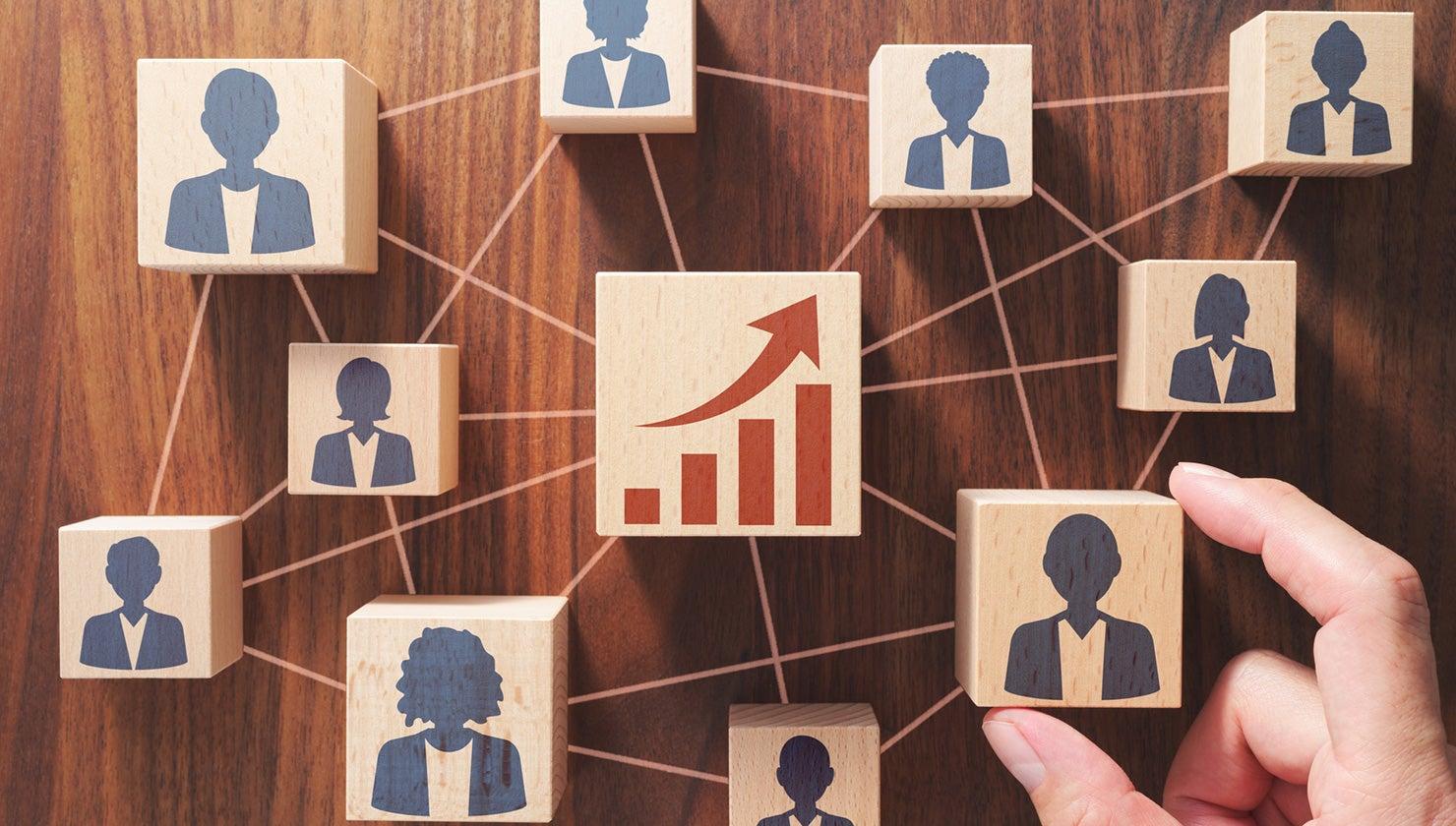 営業の人脈づくりは重要! 広げる方法や注意点、お勧めのツールを解説