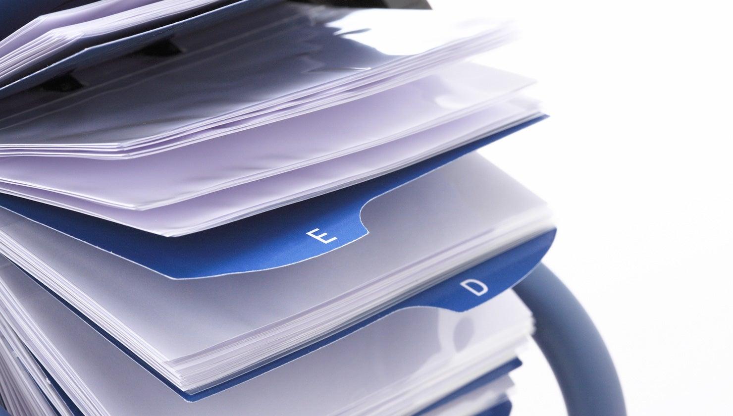 名刺管理の目的は? ツール導入のメリットと選定ポイントを解説