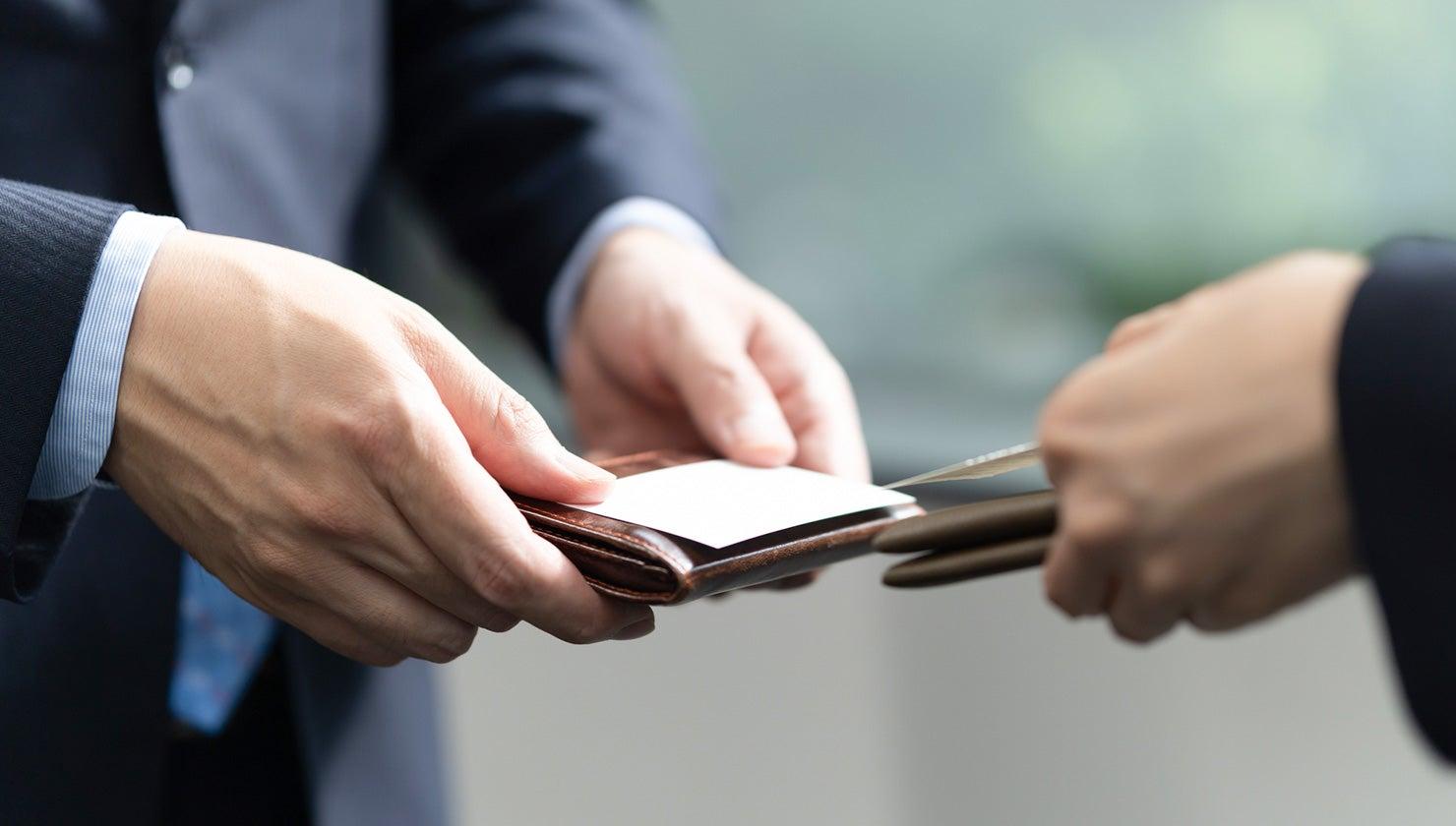 営業の効率化につながる名刺管理とは?課題やお勧めの方法を解説