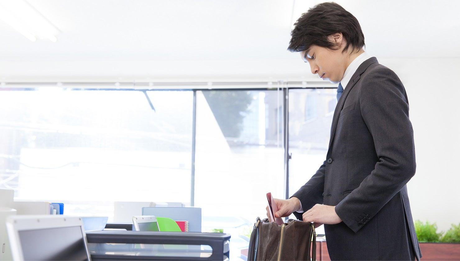 退職した従業員が獲得した名刺の扱い方は? 管理や処理の方法・注意点を解説